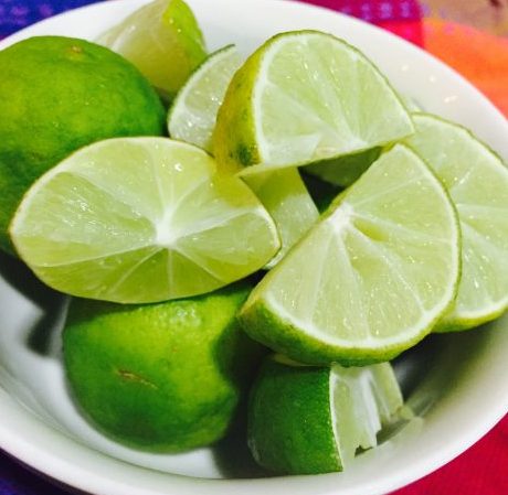 メキシコの現地で良く使われれているリモン[Limón]（英語でキーライム[Keylime]）