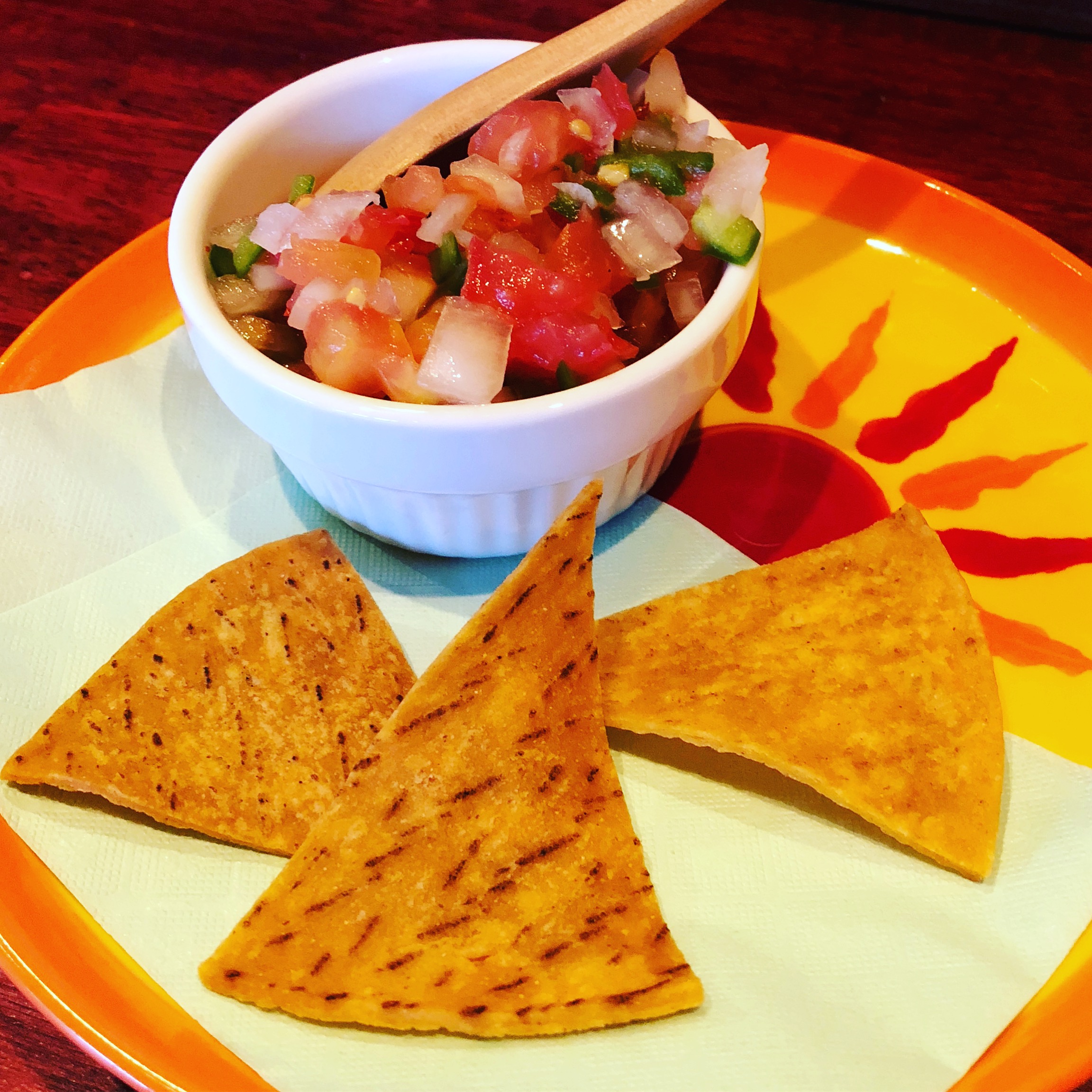 サルサはソースのこと メヒカーナ ロハ ベルデ モーレ チポトレ ランチェラ色んなサルサ作ってます Nazca Line Margarita